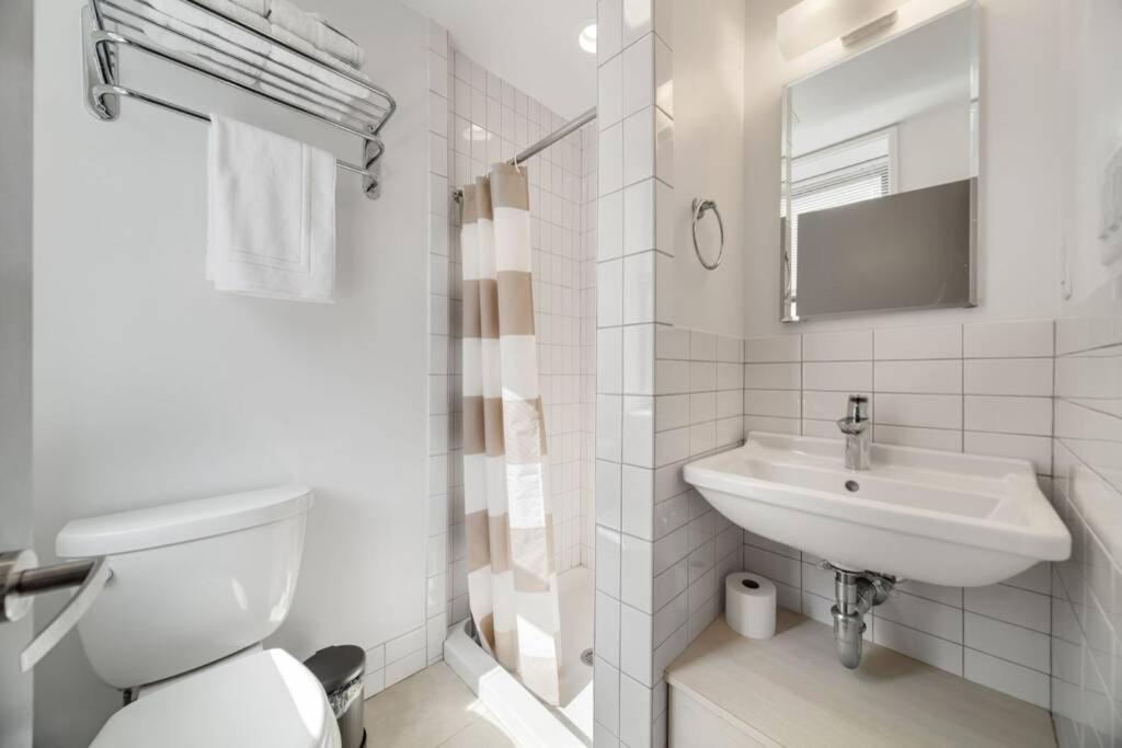 Simple Furnished Studio In The Heart Of Бостон Экстерьер фото