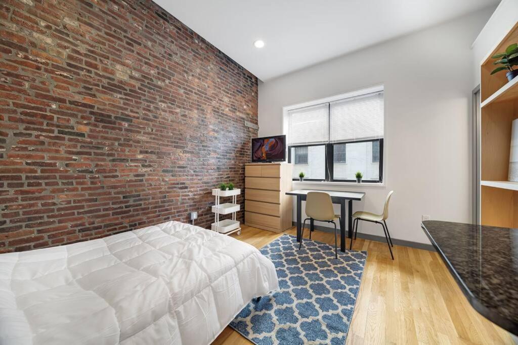 Simple Furnished Studio In The Heart Of Бостон Экстерьер фото